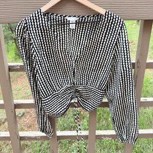 H&M Black & White Chevron Long-Sleeve, V-Neck Cropped CInch Top